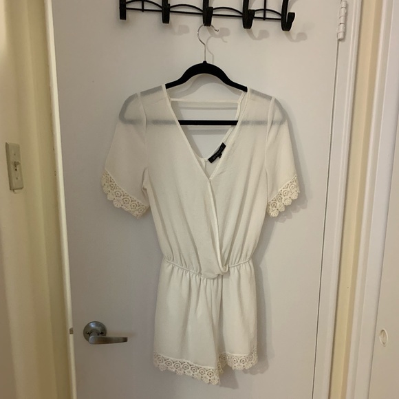 Dynamite White Lace Romper - Picture 1 of 2